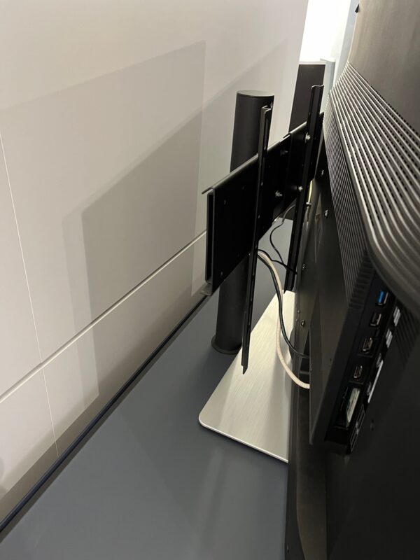 Spectral Smart Furniture - Brick - aus der Ausstellung – Bild 3