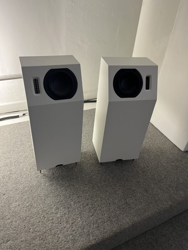 Neat Acoustics - IOTA Alpha - weiß - mit Blenden - Vorführpaar