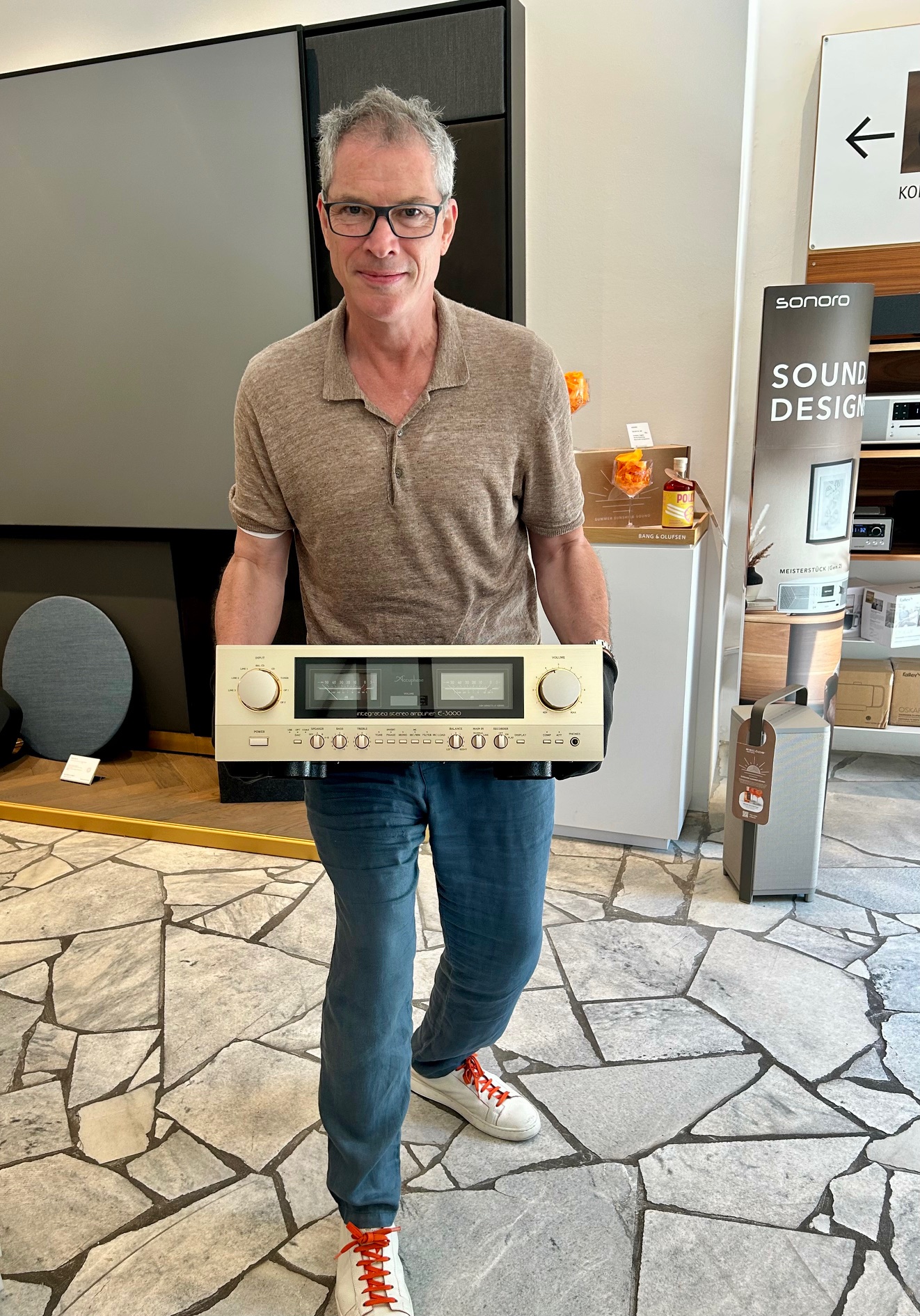 Accuphase E-3000 jetzt in Stuttgart testen und probehören bei Graf Hören und Sehen
