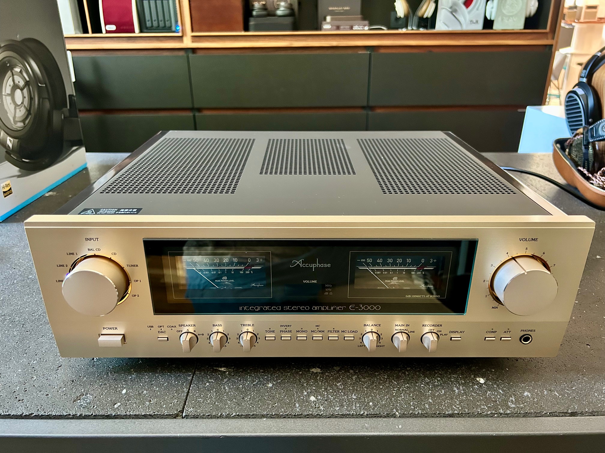 Accuphase E-3000 jetzt in Stuttgart testen und probehören bei Graf Hören und Sehen