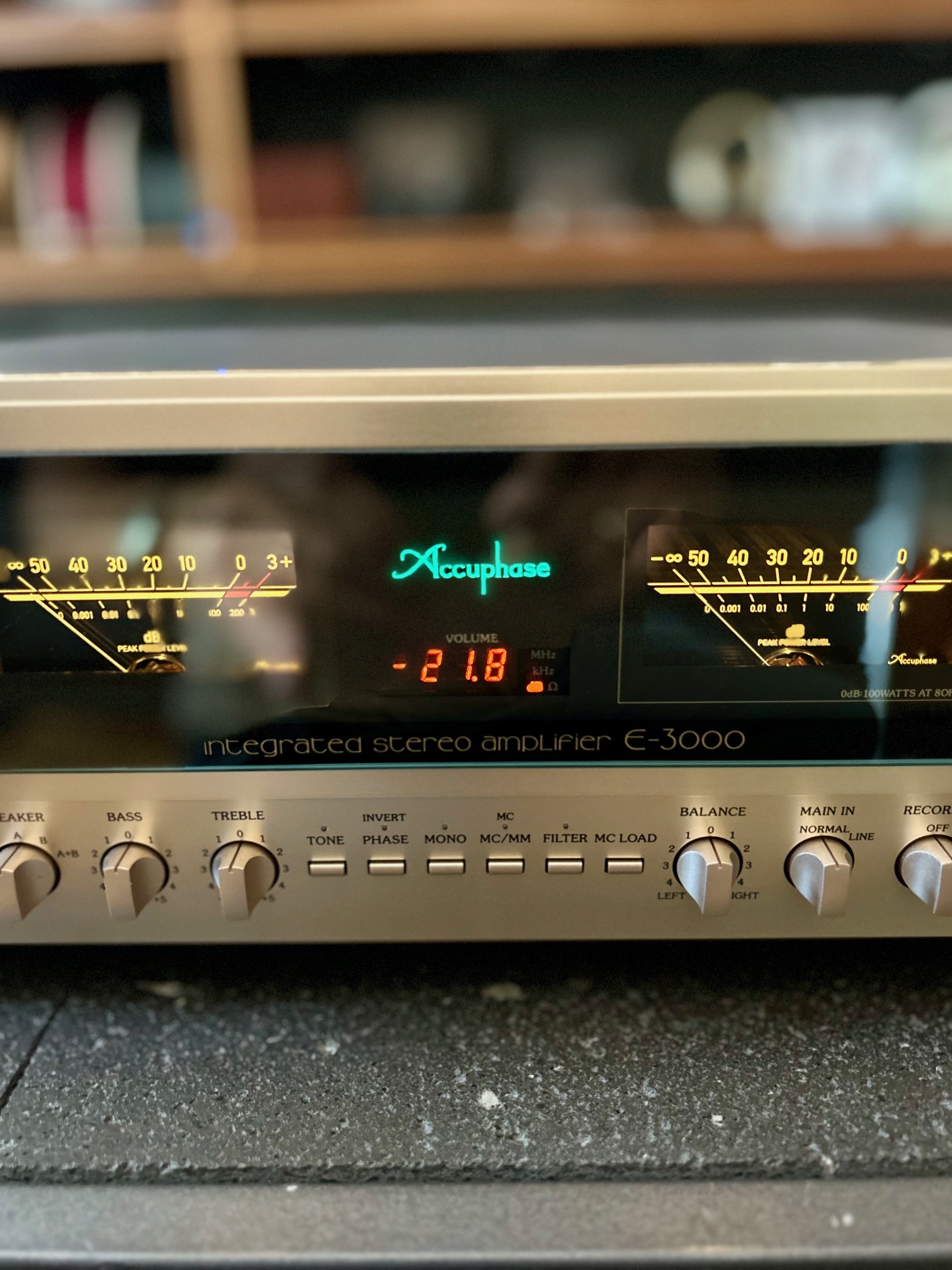 Accuphase E-3000 jetzt in Stuttgart testen und probehören bei Graf Hören und Sehen