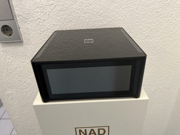NAD - M10 V2 - BluOS™ Streaming-Vollverstärker - Vorführgerät – Bild 6