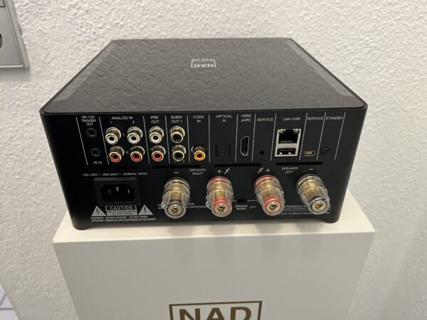 NAD - M10 V2 - BluOS™ Streaming-Vollverstärker - Vorführgerät – Bild 4
