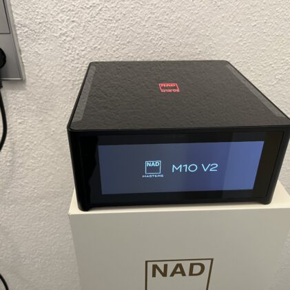 NAD - M10 V2 - BluOS™ Streaming-Vollverstärker - Vorführgerät