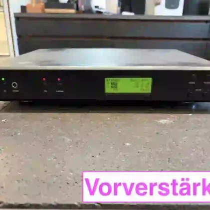 Gebrauchter - T+A P 2000 AC Vorverstärker und T 2000 AC Tuner - in schwarz